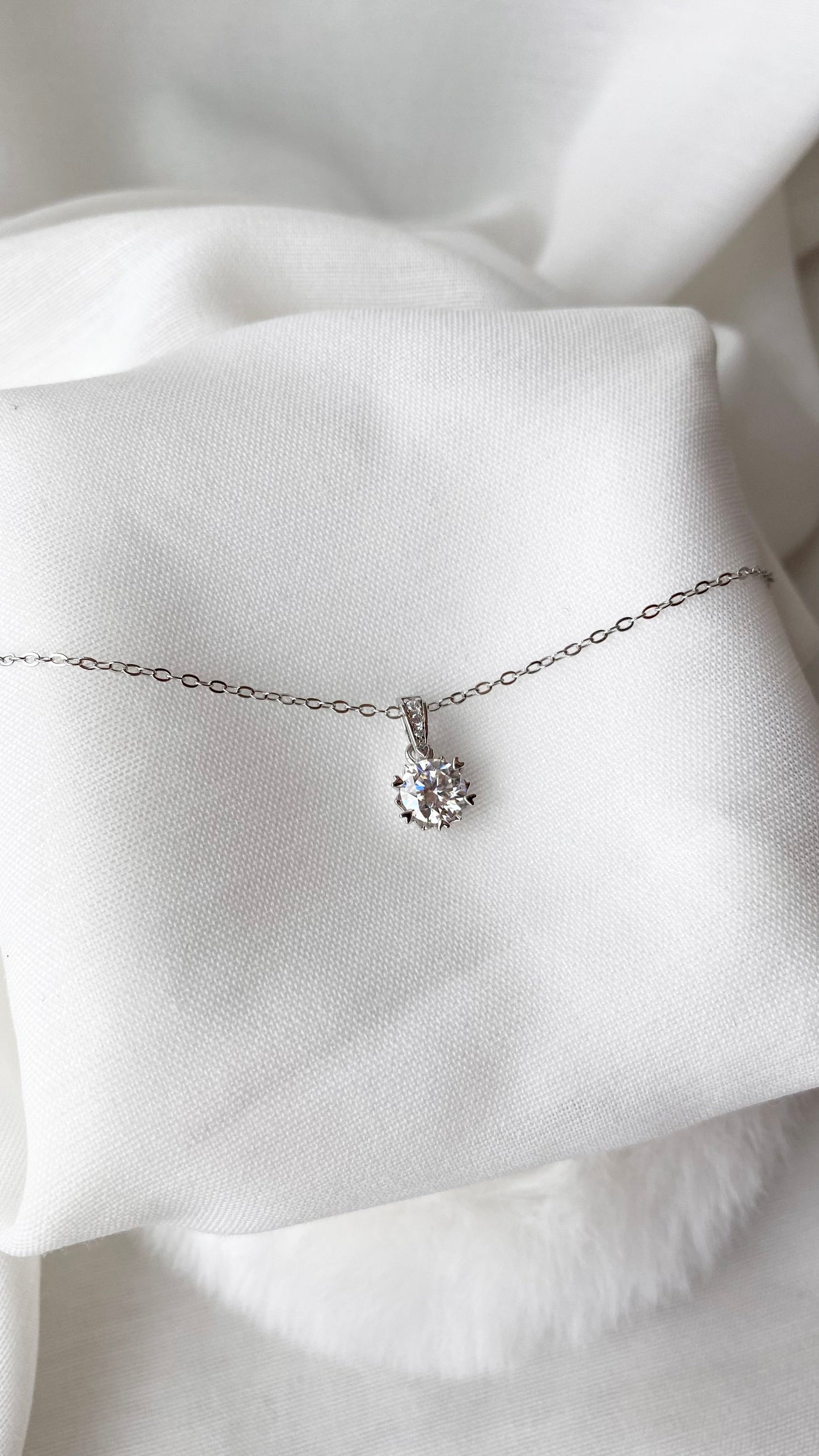 Sparks 1CT Moissanite Snowflake Necklace AU750